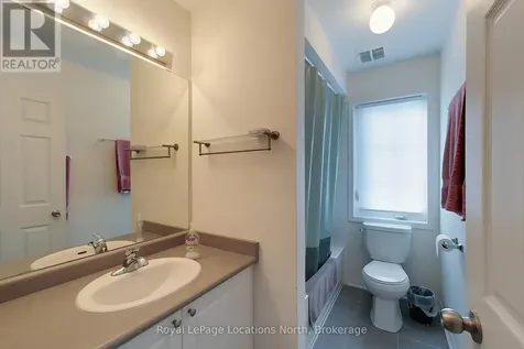 19 Village Gate Wasaga Beach ON L9Z 0G3