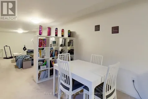 19 Village Gate Wasaga Beach ON L9Z 0G3