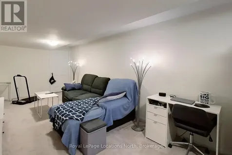 19 Village Gate Wasaga Beach ON L9Z 0G3