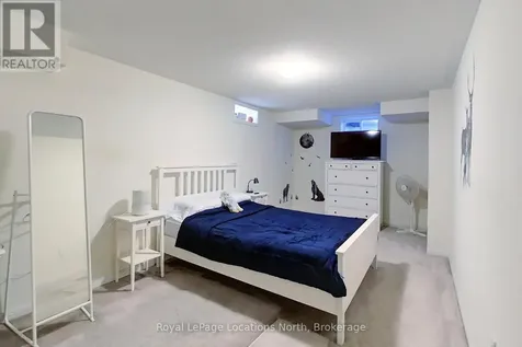 19 Village Gate Wasaga Beach ON L9Z 0G3