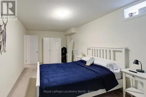 19 Village Gate Wasaga Beach ON L9Z 0G3