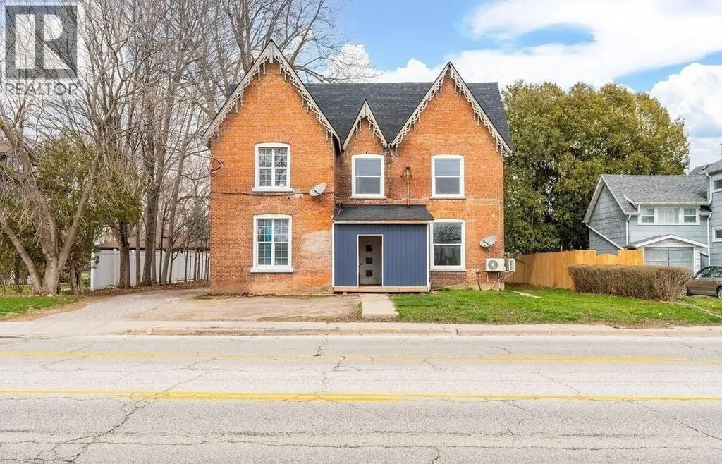 131 Margaret Avenue Wallaceburg ON N8A 2A2