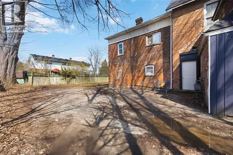 131 Margaret Avenue Wallaceburg ON N8A 2A2