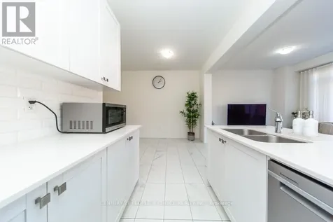 162 Ogston Crescent Whitby ON L1P 0H3