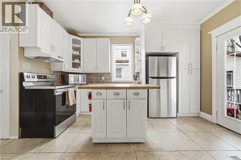 30 Grand Avenue Caledonia ON N3W 2J5