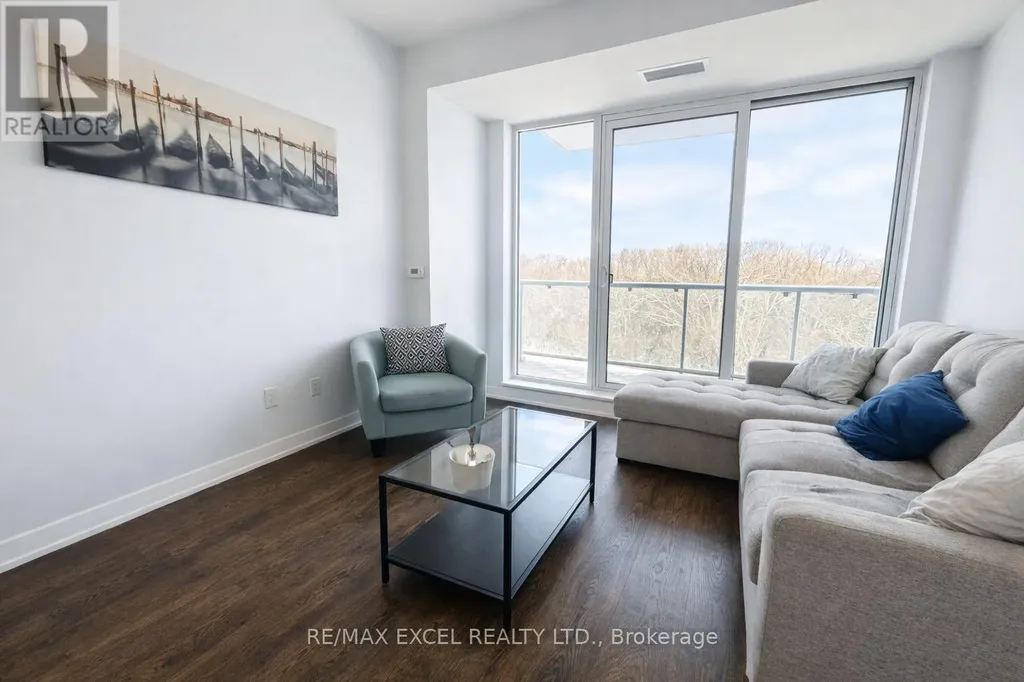 6 David Eyer Road East Richmond Hill ON L4S 0N5
