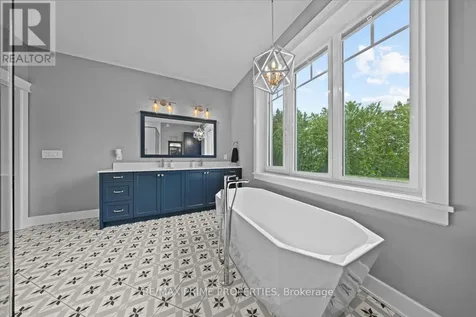 2440 Emmett Road Ottawa ON K4C 1S1