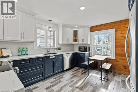 14 Dunlop Drive St. Catharines ON L2R 1A3