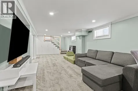 14 Dunlop Drive St. Catharines ON L2R 1A3