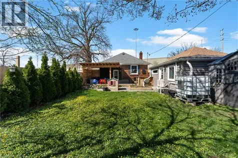 14 Dunlop Drive St. Catharines ON L2R 1A3