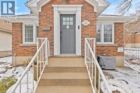 14 Dunlop Drive St. Catharines ON L2R 1A3