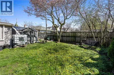14 Dunlop Drive St. Catharines ON L2R 1A3