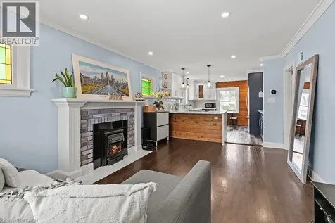 14 Dunlop Drive St. Catharines ON L2R 1A3