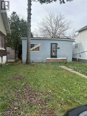 1679 Highland Windsor ON N8X 3R9