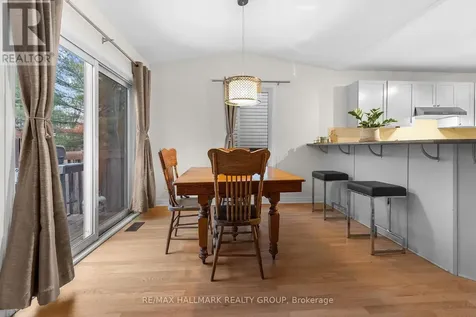 42 Nortoba Crescent Ottawa ON K2T 1H5