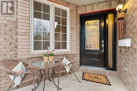 42 Nortoba Crescent Ottawa ON K2T 1H5