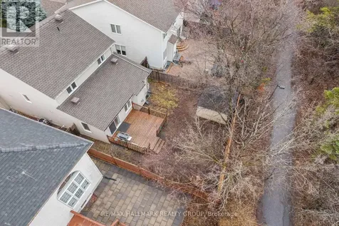 42 Nortoba Crescent Ottawa ON K2T 1H5