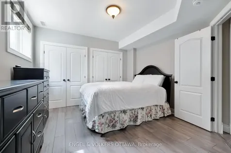 453 Rahul Crescent Ottawa ON K2C 4H8