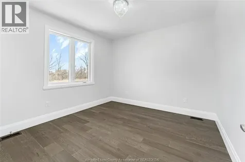 322 Benson Amherstburg ON N9V 0G7