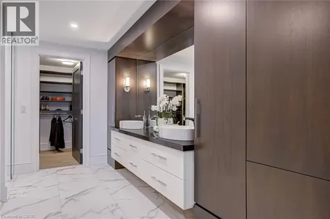 2060 Lakeshore Road Burlington ON L7R 0G2