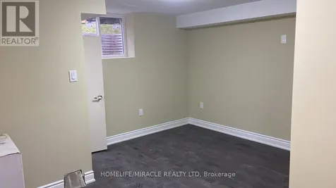 25 Thornridge Crescent Kitchener ON N2M 4V9