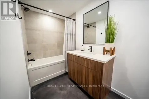 358 Byron Avenue Ottawa ON K1Z 5S3