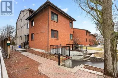 35 Robinson Avenue Ottawa ON K1N 8N8