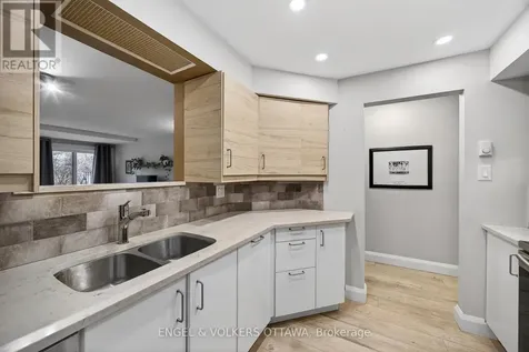 35 Robinson Avenue Ottawa ON K1N 8N8