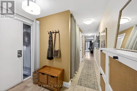 35 Robinson Avenue Ottawa ON K1N 8N8