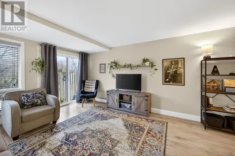 35 Robinson Avenue Ottawa ON K1N 8N8