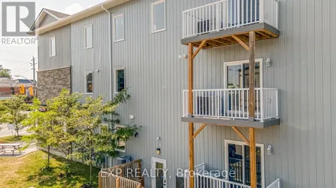 17 Moore Street Carleton Place ON K7C 2R4