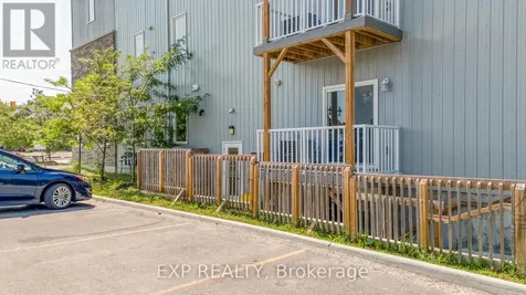 17 Moore Street Carleton Place ON K7C 2R4
