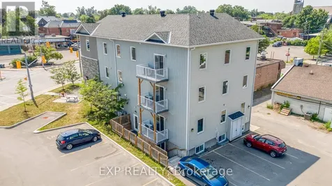 17 Moore Street Carleton Place ON K7C 2R4