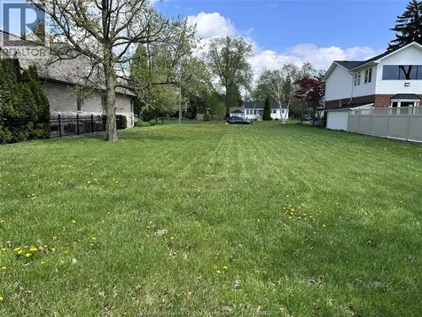 4059 Roseland Drive East Windsor ON N9G 1Y5