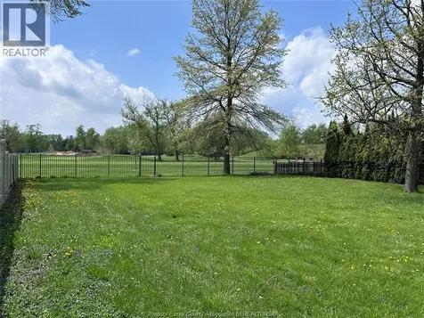 4059 Roseland Drive East Windsor ON N9G 1Y5