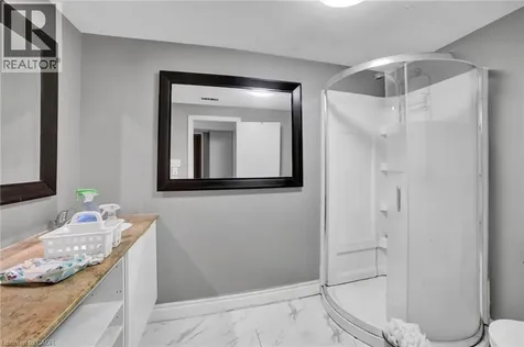 13 Mcdonald Court Waterdown ON L9H 7G1