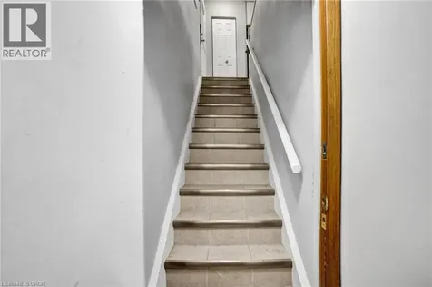 13 Mcdonald Court Waterdown ON L9H 7G1