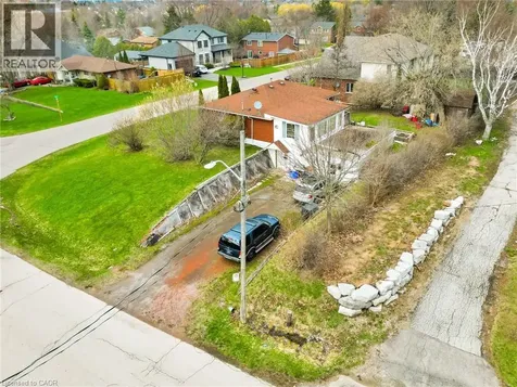 13 Mcdonald Court Waterdown ON L9H 7G1