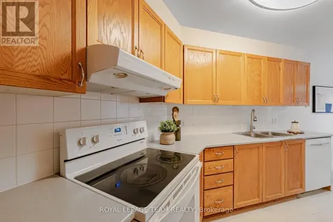 1615 Locksley Lane Ottawa ON K1J 1B6