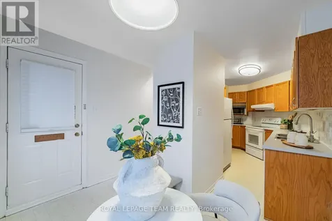 1615 Locksley Lane Ottawa ON K1J 1B6