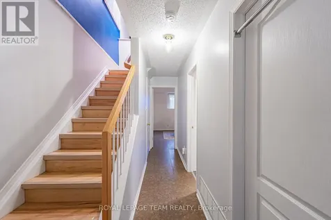 1615 Locksley Lane Ottawa ON K1J 1B6