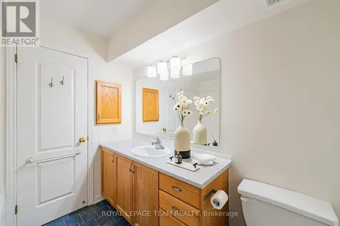 1615 Locksley Lane Ottawa ON K1J 1B6