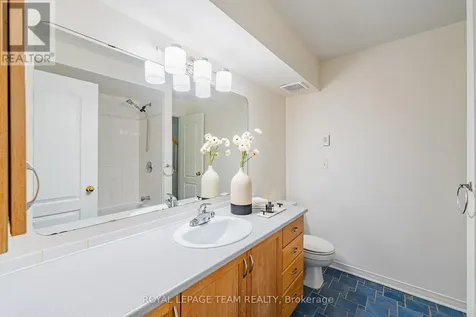 1615 Locksley Lane Ottawa ON K1J 1B6