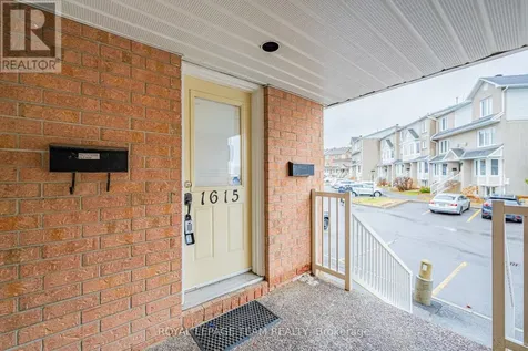 1615 Locksley Lane Ottawa ON K1J 1B6
