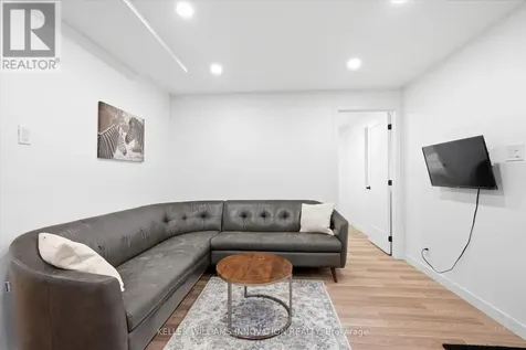 235 Southwood Drive Kitchener ON N2E 2B2