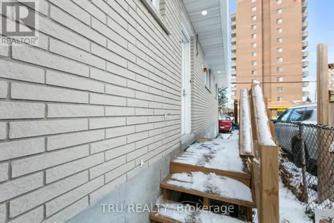 1901 Banff Avenue Ottawa ON K1V 7W9