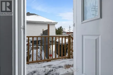 1901 Banff Avenue Ottawa ON K1V 7W9