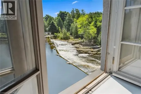 478 St Andrew Street East Fergus ON N1M 3V7
