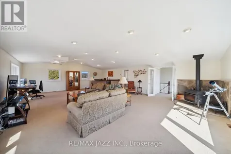 8733 Leskard Road Clarington ON L0B 1M0