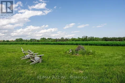 8733 Leskard Road Clarington ON L0B 1M0